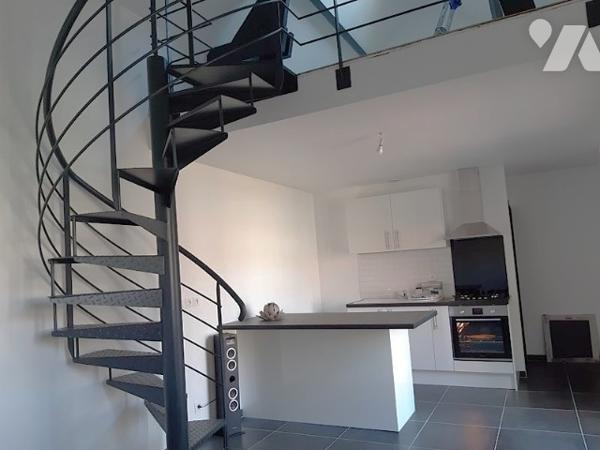 Maison de 171m² entièrement rénovée, avec studio indépendant et idéalement située.