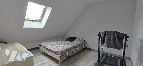Maison de 171m² entièrement rénovée, avec studio indépendant et idéalement située.