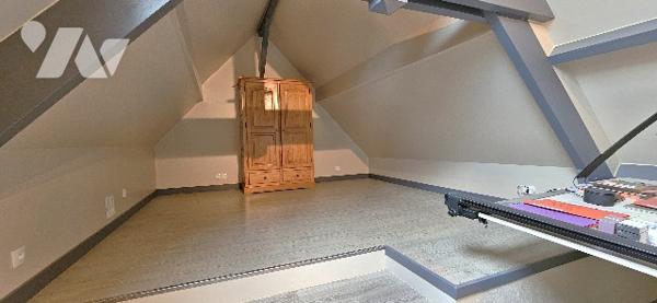 Maison de 171m² entièrement rénovée, avec studio indépendant et idéalement située.