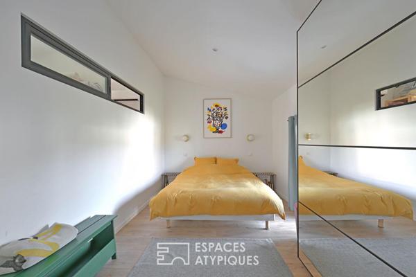 Maison de village atypique, jardin et bassin