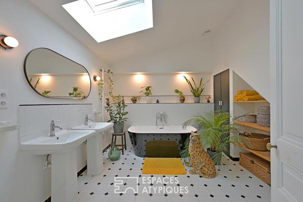 Maison de village atypique, jardin et bassin