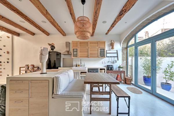 Maison de village atypique, jardin et bassin