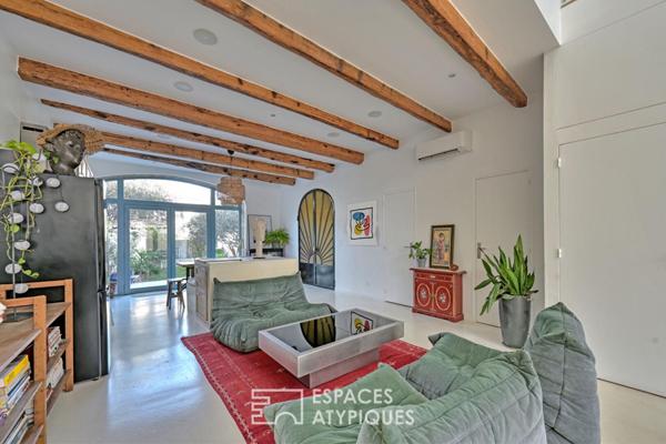 Maison de village atypique, jardin et bassin