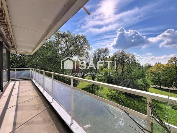 Superbe appartement avec balcon et stationnement