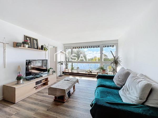 Superbe appartement avec balcon et stationnement