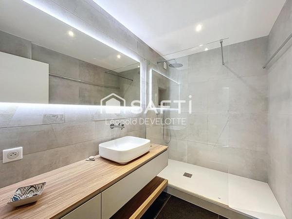 Superbe appartement avec balcon et stationnement