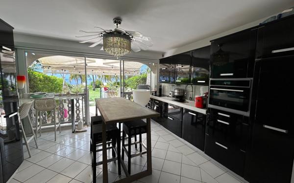 Appartement à vendre    2 pièces • 40,99 m2 Saint-François