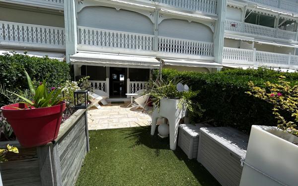 Appartement à vendre    2 pièces • 40,99 m2 Saint-François