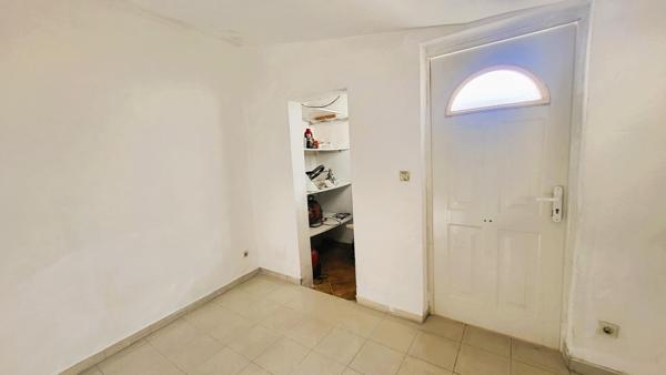 Appartement T3+ Bureau  comme une maison avec terrasse 65 m², dépendance et cave