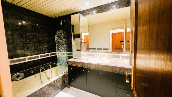 Appartement T3+ Bureau  comme une maison avec terrasse 65 m², dépendance et cave