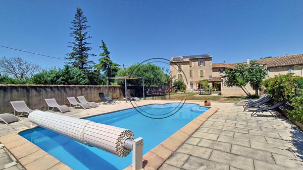 Cheval-Blanc (84460) Bâtisse de caractère du XVIIIe siècle – 450 m² – Cœur de Provence