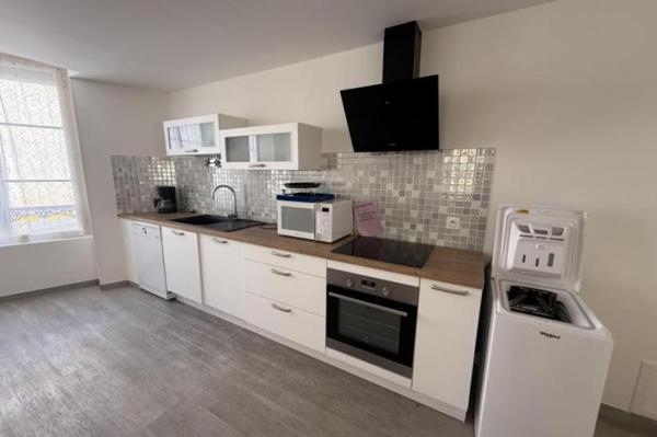 Location - Maison 3 pièces 82 m 2 VALLON SUR GEE (72540)