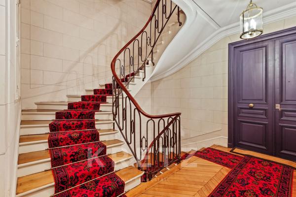APPARTEMENT D'EXCEPTION – VUE TOUR EIFFEL – 3 SUITES