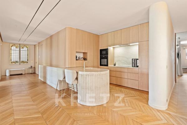 APPARTEMENT D'EXCEPTION – VUE TOUR EIFFEL – 3 SUITES