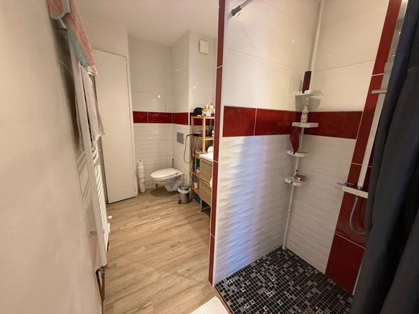 Maison rénovée à Aragon avec jardin et fort potentiel de rénovation