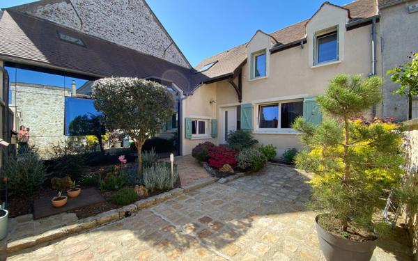 Maison à vendre    6 pièces • 155 m2 Périgny