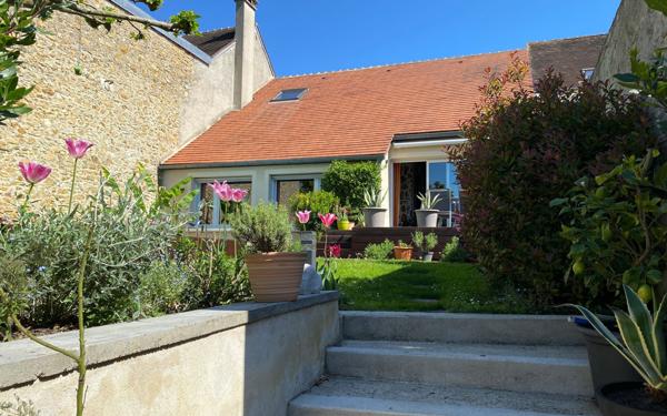 Maison à vendre    6 pièces • 155 m2 Périgny