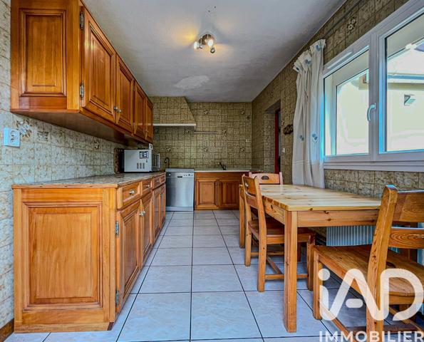 Maison à vendre 6 pièces 121 m² Saint-Cyr-l'École