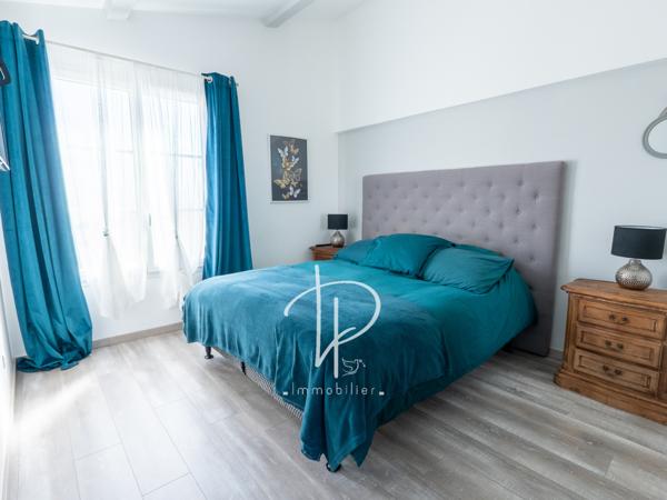 La Fare-les-Oliviers (13580) MAISON DE VILLAGE PLEINE DE CHARME AVEC TERRASSE - LA FARE-LES-OLIVIERS