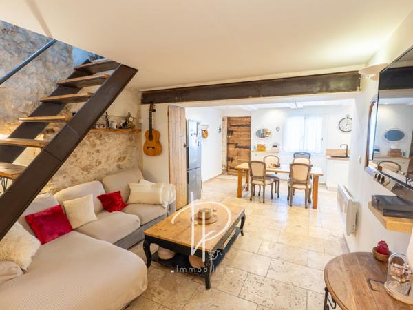 La Fare-les-Oliviers (13580) MAISON DE VILLAGE PLEINE DE CHARME AVEC TERRASSE - LA FARE-LES-OLIVIERS