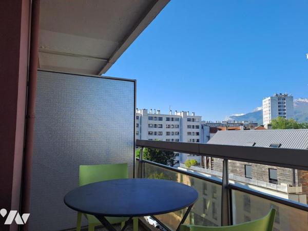 GRENOBLE-  idéalement situé, studio de 18 m2 avec balcon et cave