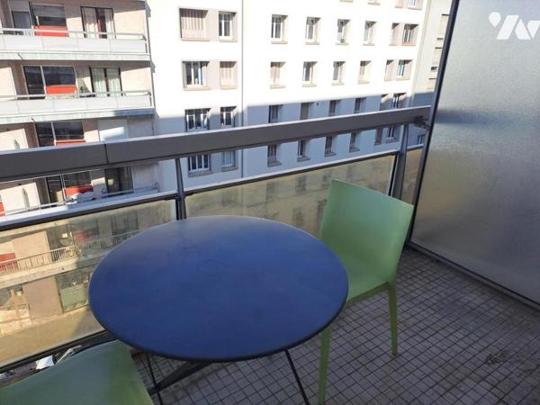 GRENOBLE-  idéalement situé, studio de 18 m2 avec balcon et cave
