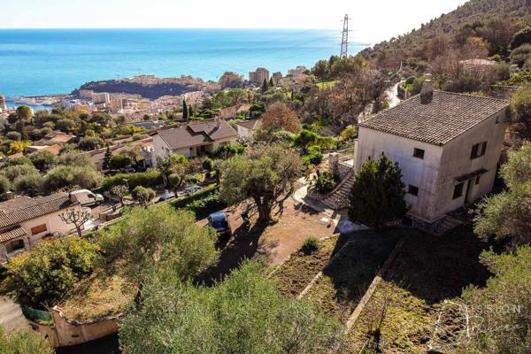 La Turbie (06320) Villa provençale offrant une vue panoramique sur la mer à La Turbie, à 5 minutes de Monaco