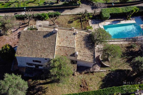 La Turbie (06320) Villa provençale offrant une vue panoramique sur la mer à La Turbie, à 5 minutes de Monaco