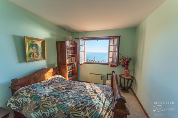 La Turbie (06320) Villa provençale offrant une vue panoramique sur la mer à La Turbie, à 5 minutes de Monaco