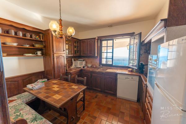 La Turbie (06320) Villa provençale offrant une vue panoramique sur la mer à La Turbie, à 5 minutes de Monaco