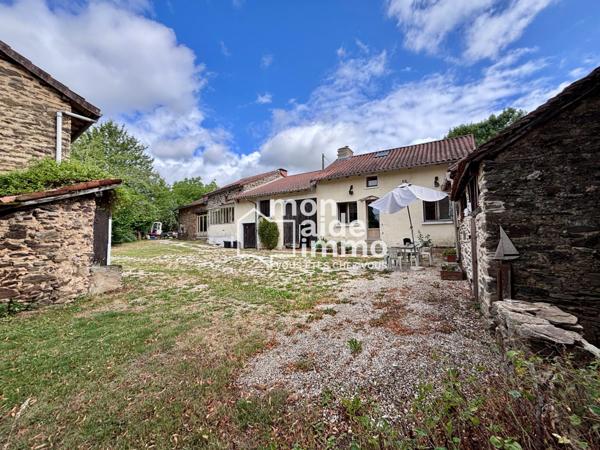Maison et dépendances au calme, piscine sur 7000 m² de terrain