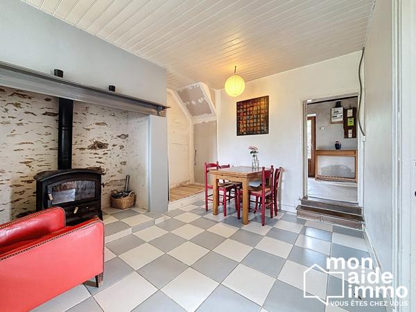 Maison et dépendances au calme, piscine sur 7000 m² de terrain