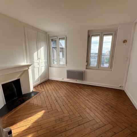 MAISON DE VILLE PROCHE COMMERCES ET TRANSPORTS BOIS GUILLAUME