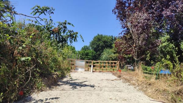 Terrain à Batir à vendre à Pluméliau-Bieuzy dans le Morbihan (56930), ref : 065/1735   
Centre-ville