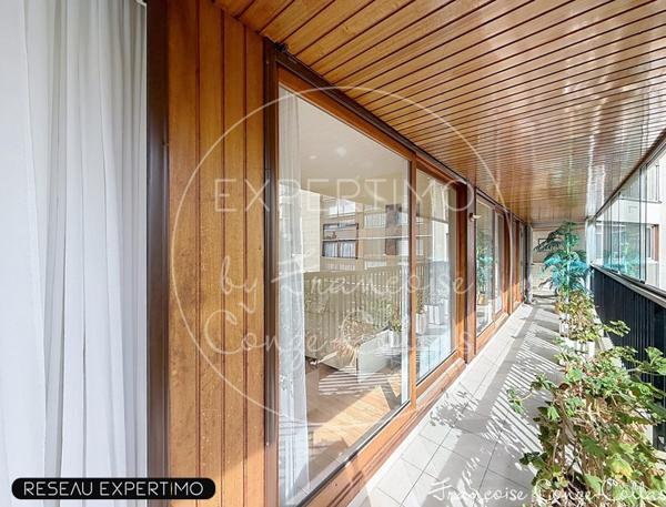 La meilleure localisation pour ce 3/4 chambres avec balcon filant et loggia intégrée