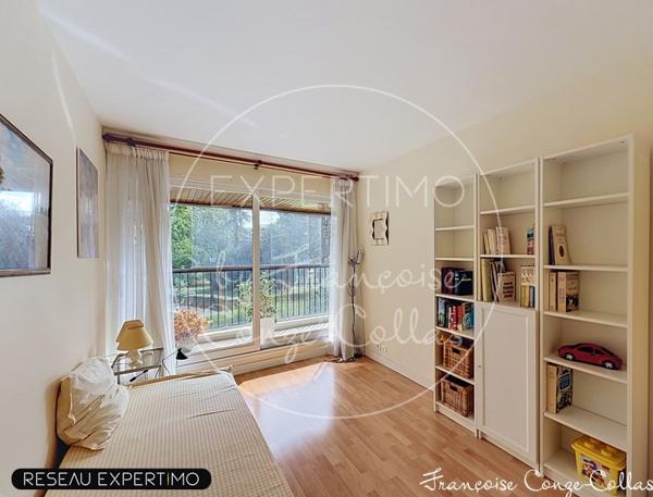La meilleure localisation pour ce 3/4 chambres avec balcon filant et loggia intégrée