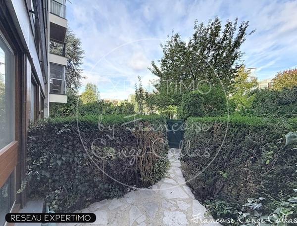 La meilleure localisation pour ce 3/4 chambres avec balcon filant et loggia intégrée