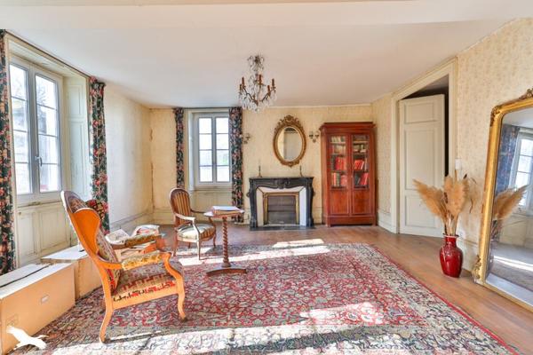 Maison à vendre 234 300 € Barbezieux-Saint-Hilaire 16 p 342 m² DPE E