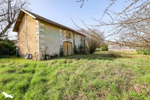 Maison à vendre 234 300 € Barbezieux-Saint-Hilaire 16 p 342 m² DPE E