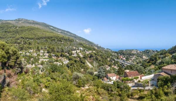 Les hauteurs de Menton - Vue Mer