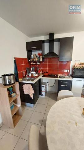 Spécial investisseur : a vendre un appartement T2 Loué au dernier Étage avec une vue Mer et Montagne a Sainte Clotilde