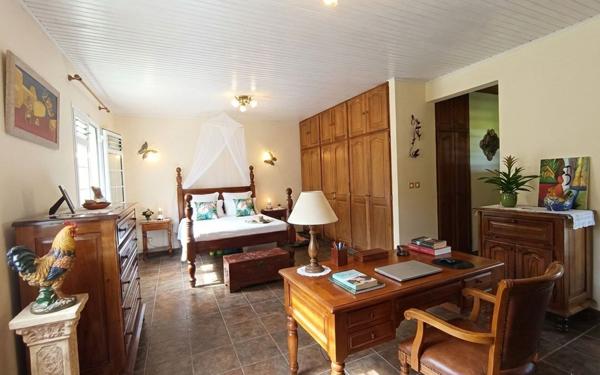 Maison à vendre    2 pièces •  Basse-Pointe