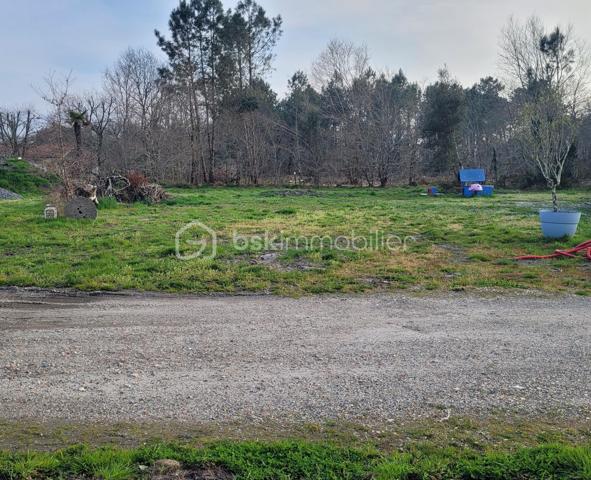 Terrain de 1 100 m²