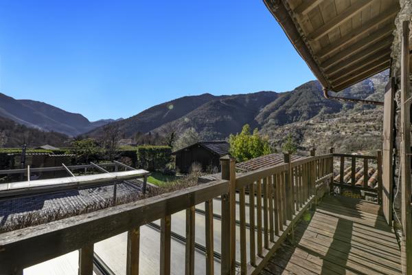 Roquebillière (06450) Maison en pierre, piscine et dépendance à Roquebillière