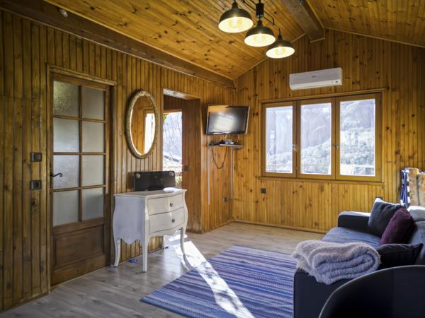 Roquebillière (06450) Maison en pierre, piscine et dépendance à Roquebillière