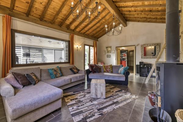 Roquebillière (06450) Maison en pierre, piscine et dépendance à Roquebillière