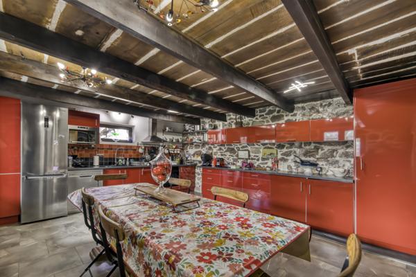 Roquebillière (06450) Maison en pierre, piscine et dépendance à Roquebillière