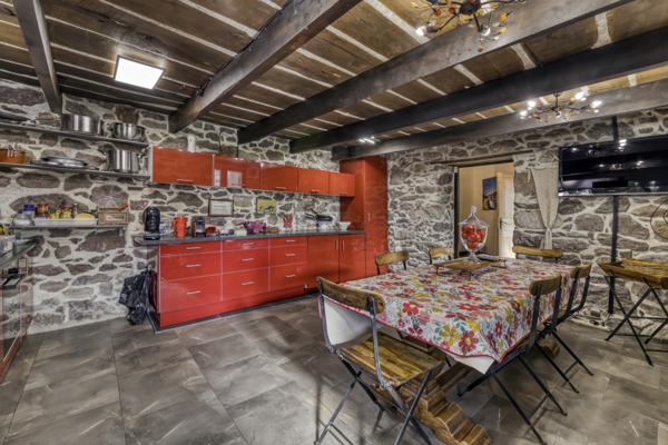 Roquebillière (06450) Maison en pierre, piscine et dépendance à Roquebillière