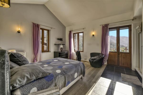 Roquebillière (06450) Maison en pierre, piscine et dépendance à Roquebillière