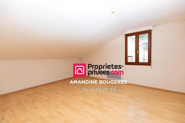 LA GUERCHE DE BRETAGNE- MAISON 86 M² - 2 CHAMBRES- 1 BUREAU - GARAGE DE 120 M²-137 000 EUROS HAI